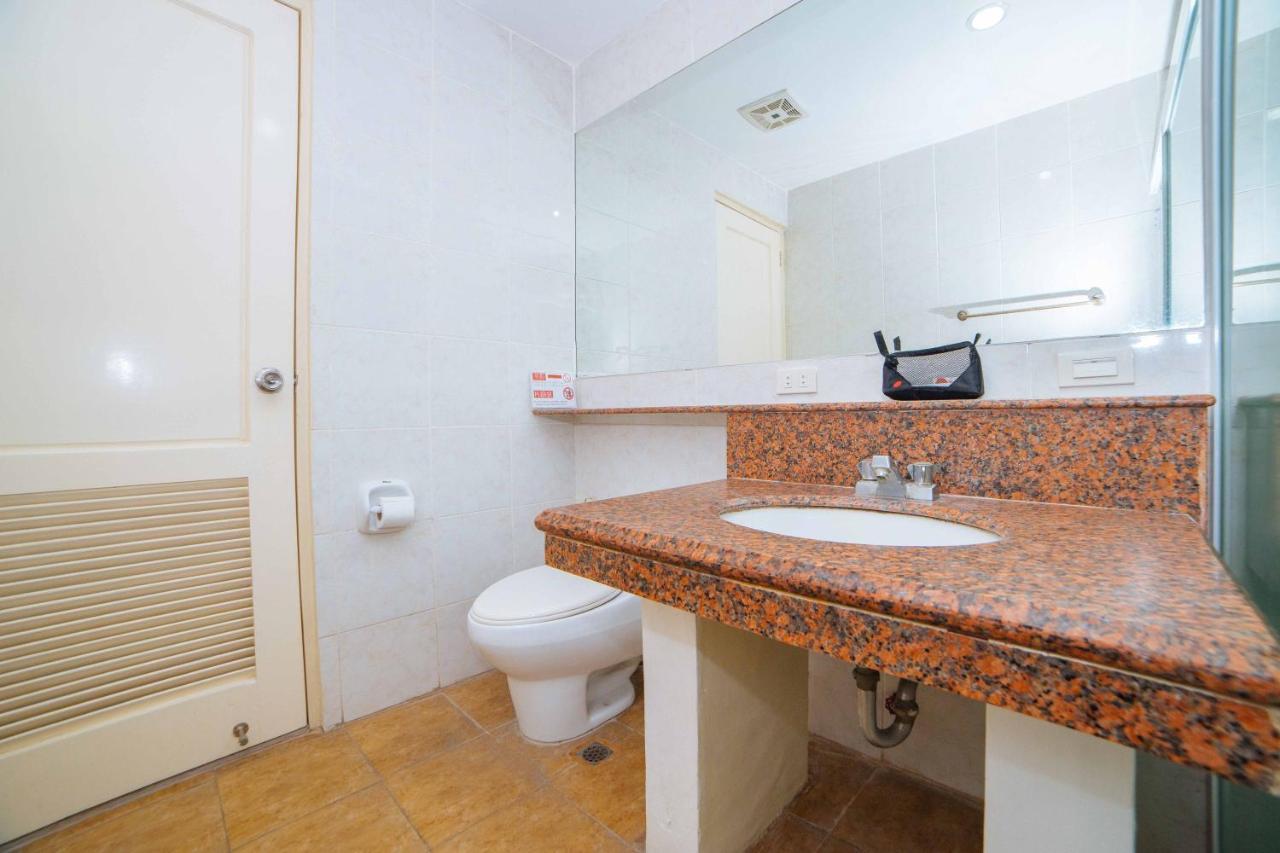 RedDoorz Premium @ Korea Town Angeles City Zewnętrze zdjęcie
